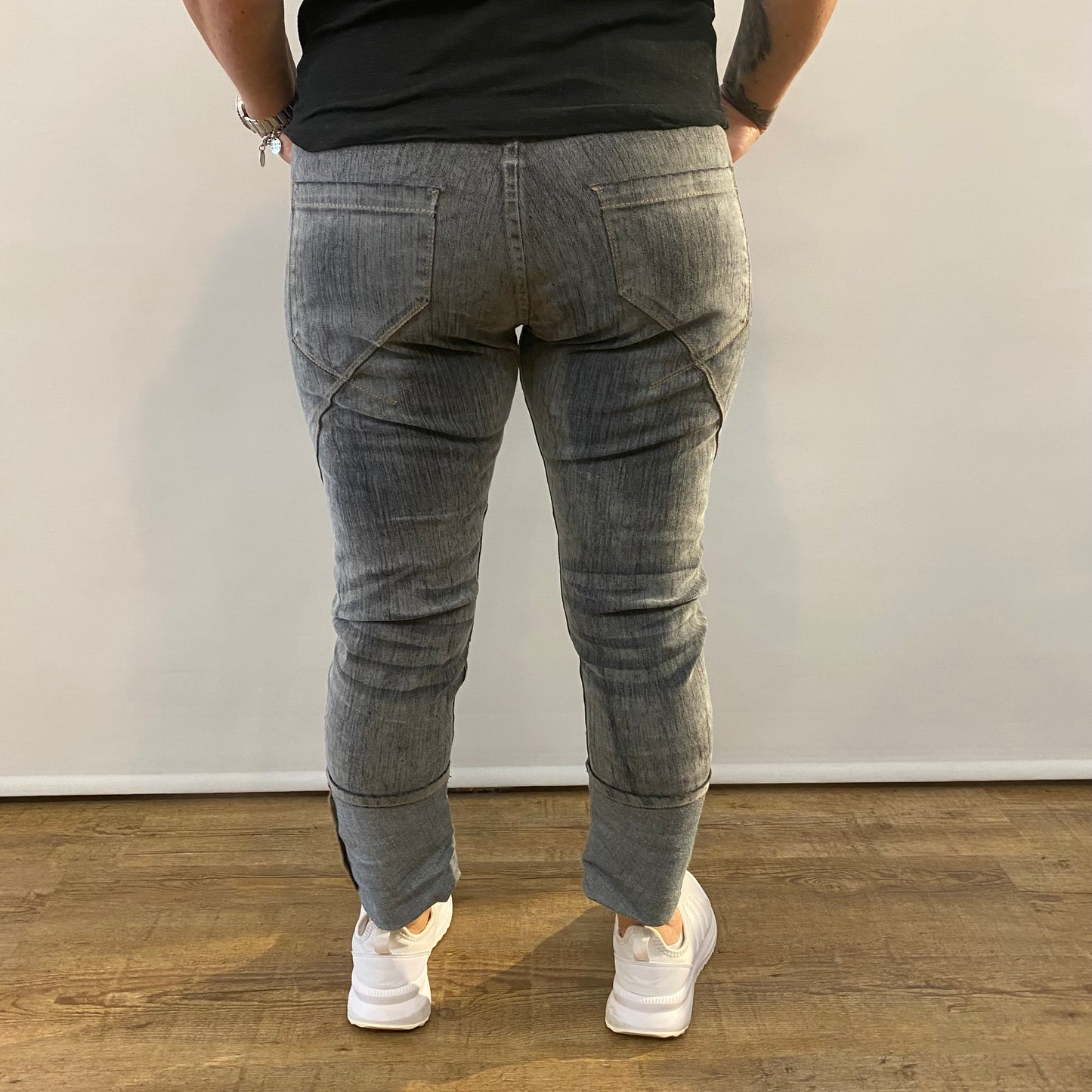 Jeans Hose Batik grau