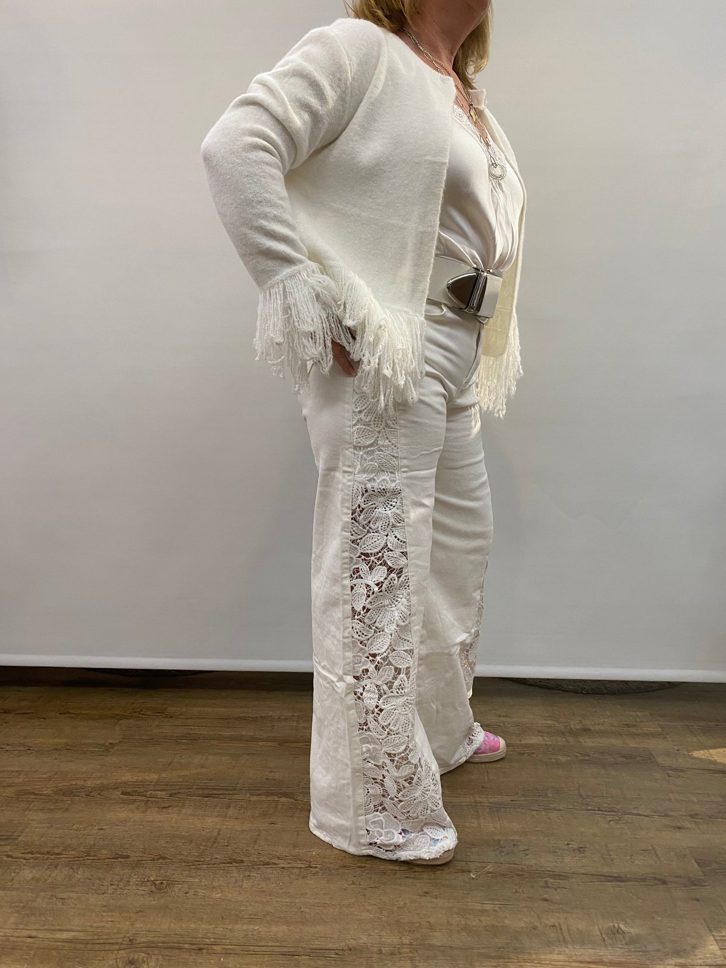 Jeans "Moni" in weiss mit Spitzeneinsatz