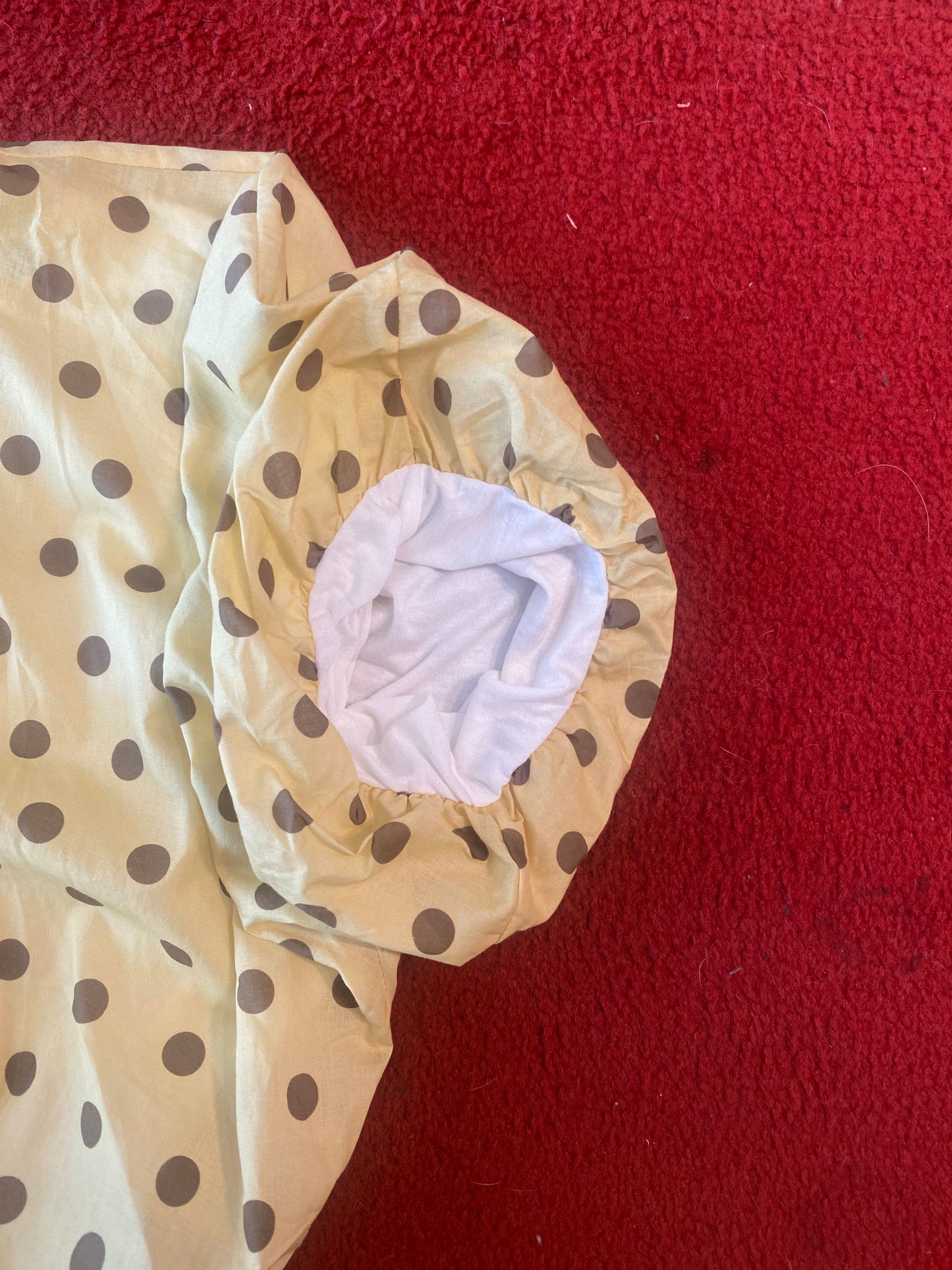 Baumwoll-Bluse mit Punkten – Sonniger Retro-Charme ☀️🤎