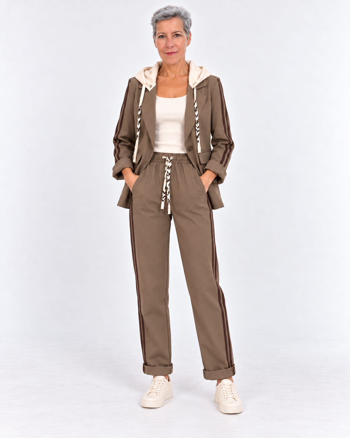 Blazer mit Seitenstreifen und abnehmbarer Kapuze