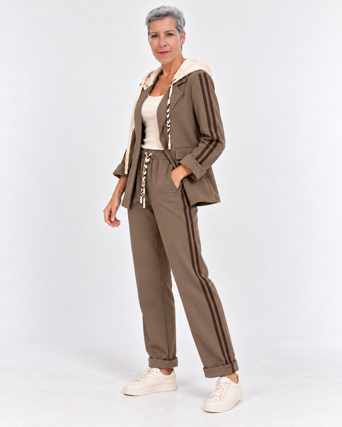 Blazer mit Seitenstreifen und abnehmbarer Kapuze