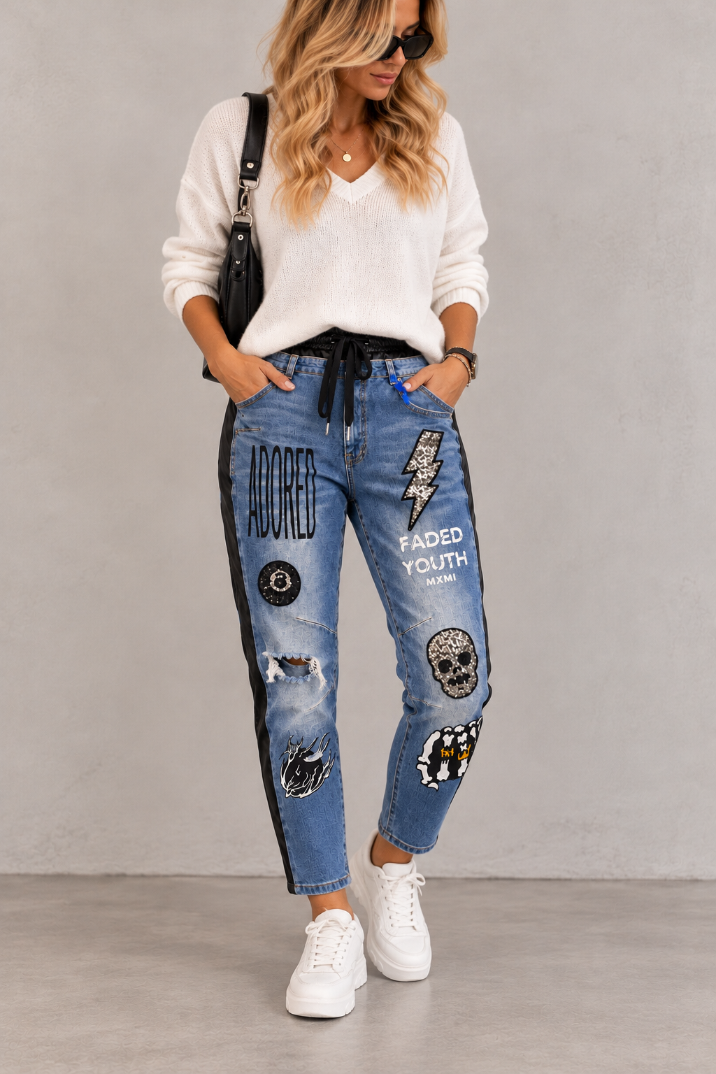 Trendige Boyfriend Jeans im Materialmix – Denim & Kunstleder