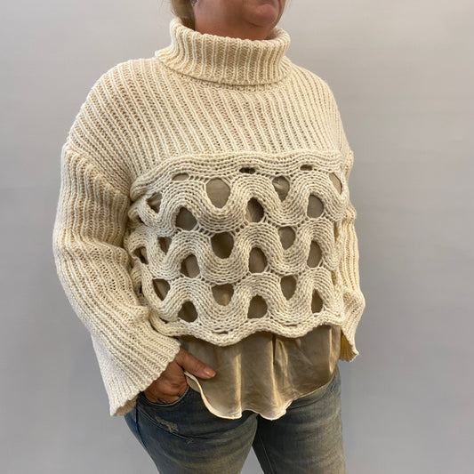 Rollkragenpullover mit Lochmuster in beige