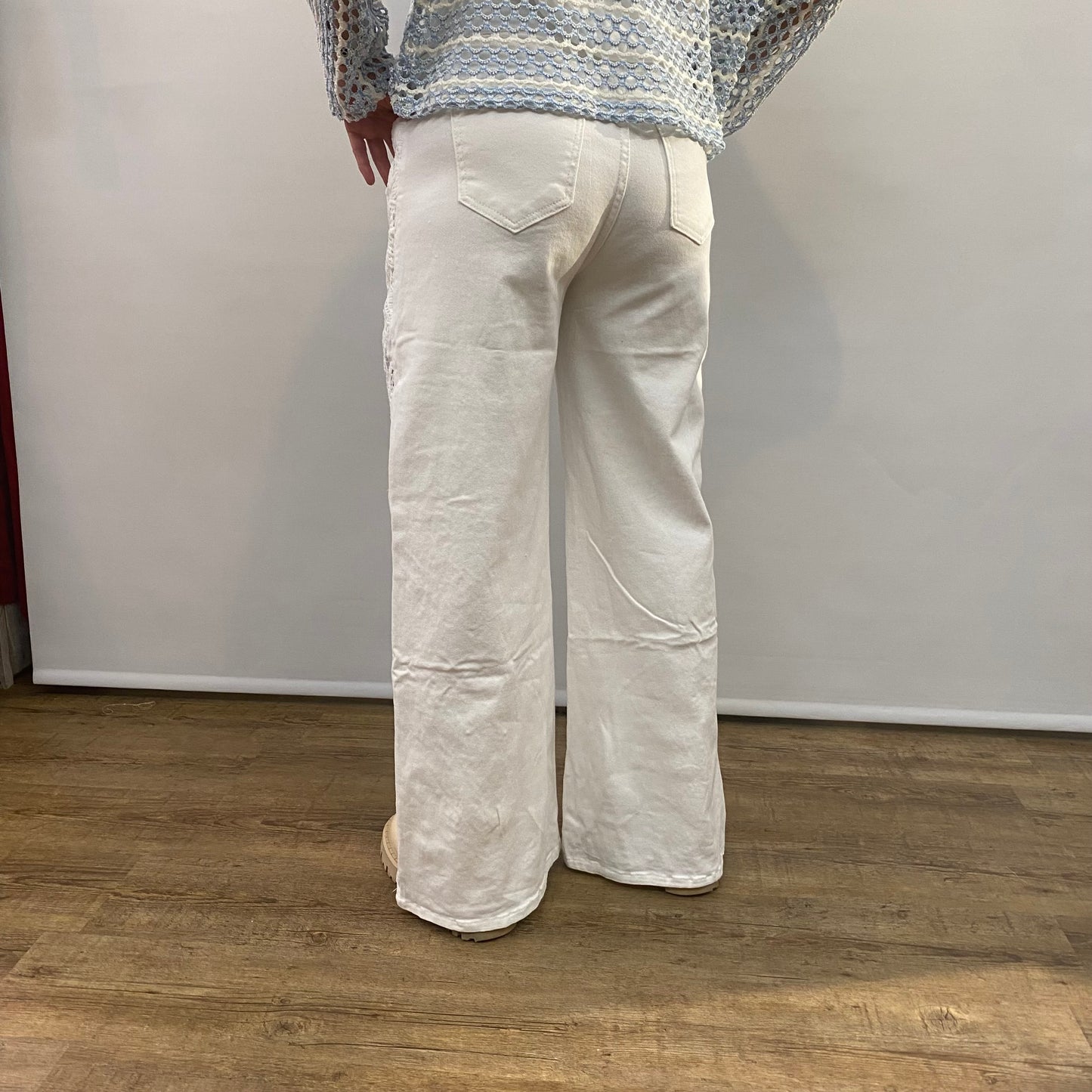 Jeans "Moni" in weiss mit Spitzeneinsatz