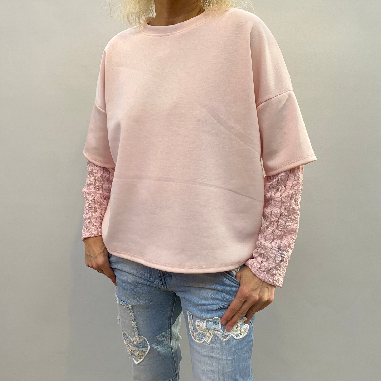 Sweater mit Spitzenärmeln