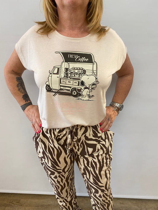 Coffee Print T-Shirt – lässig & modern