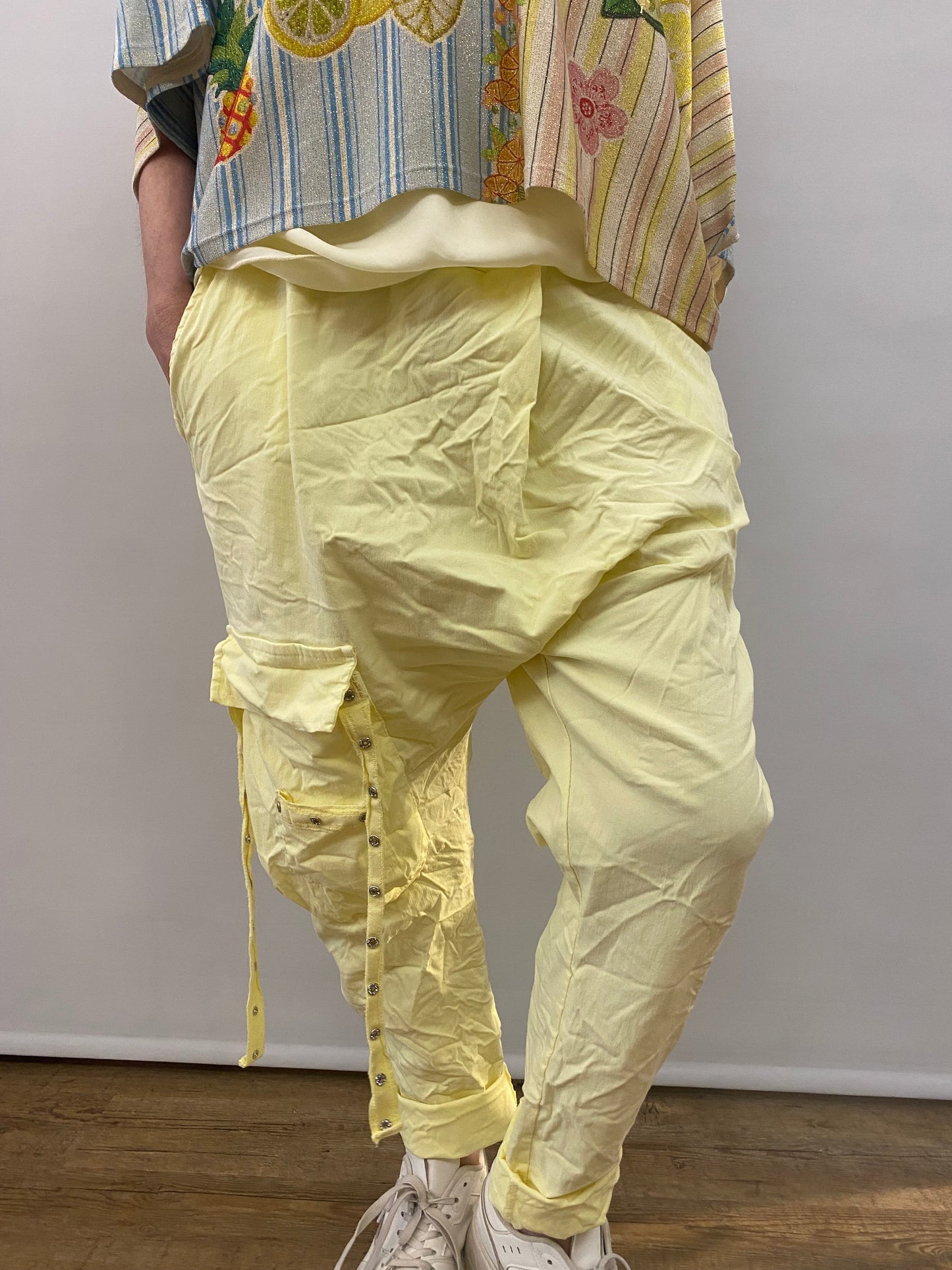 Baggy Cargo Pants – Zitronengelb