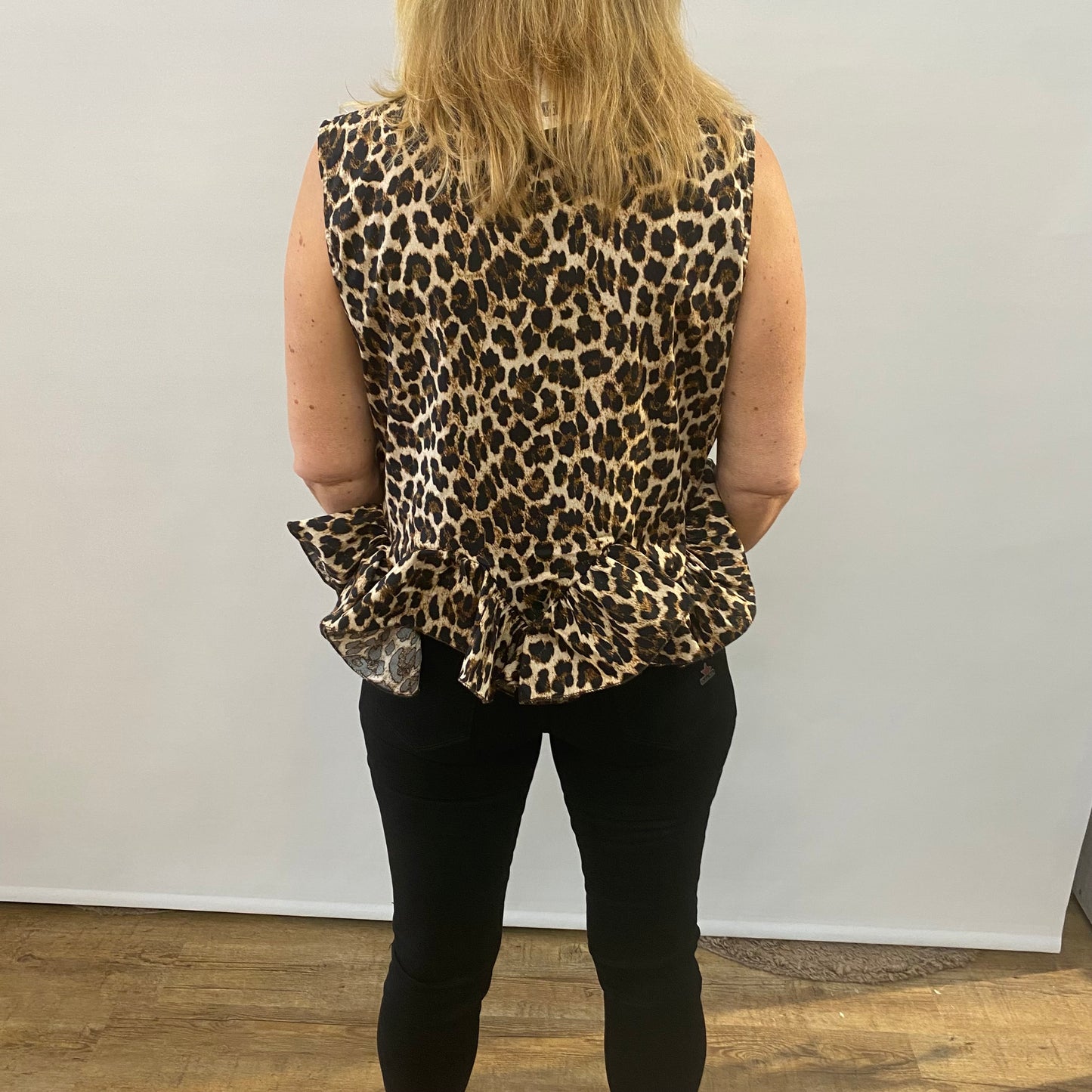 Leo-Bluse mit Volant
