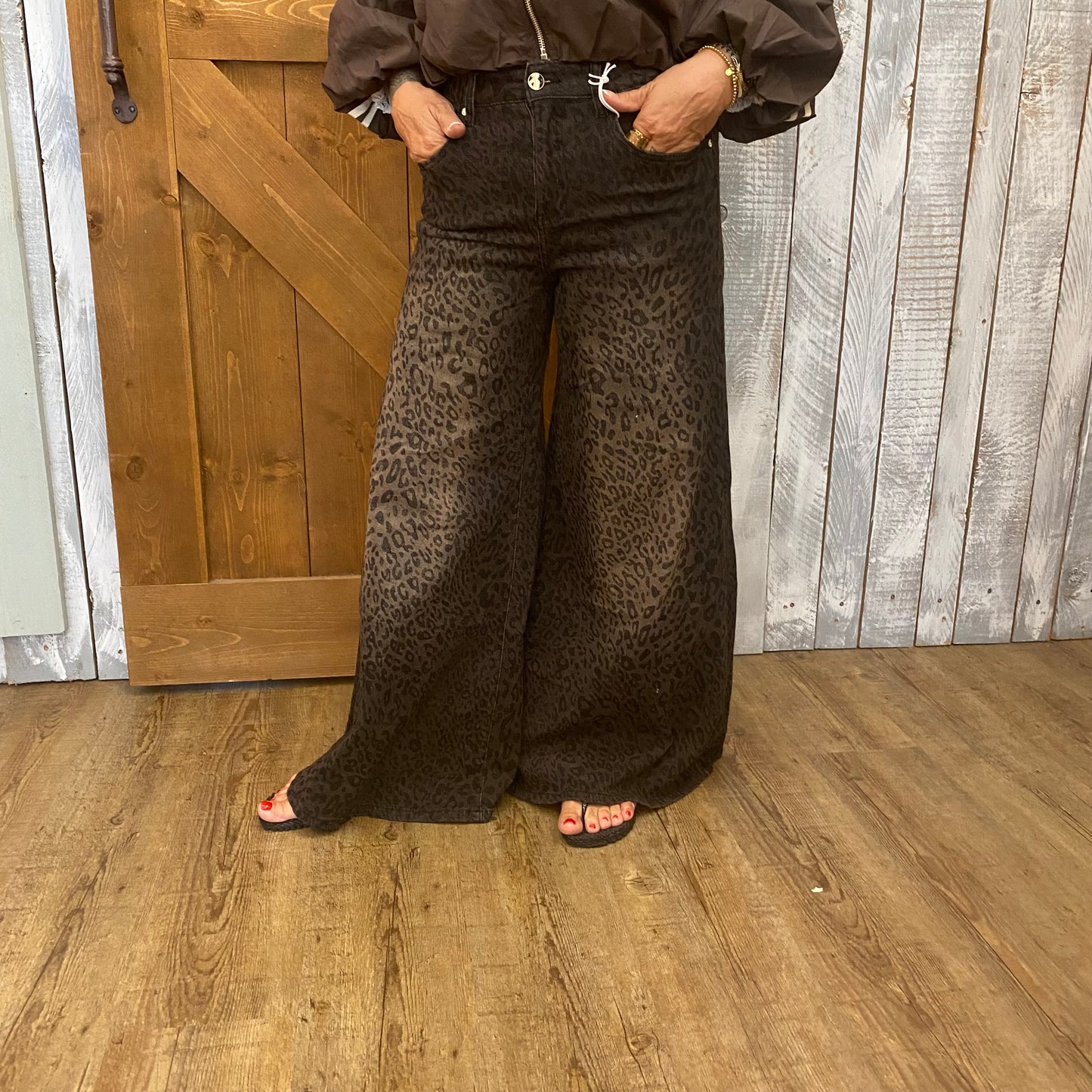 Leo Wide-Leg Jeans – lässig & absolut im Trend 🖤